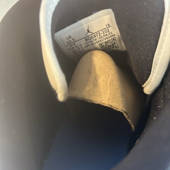 Nike Air Jordan 1 Mid University Blue White Black BQ6472-102 Size 10.5 W 9 M - Picture 7 of 7